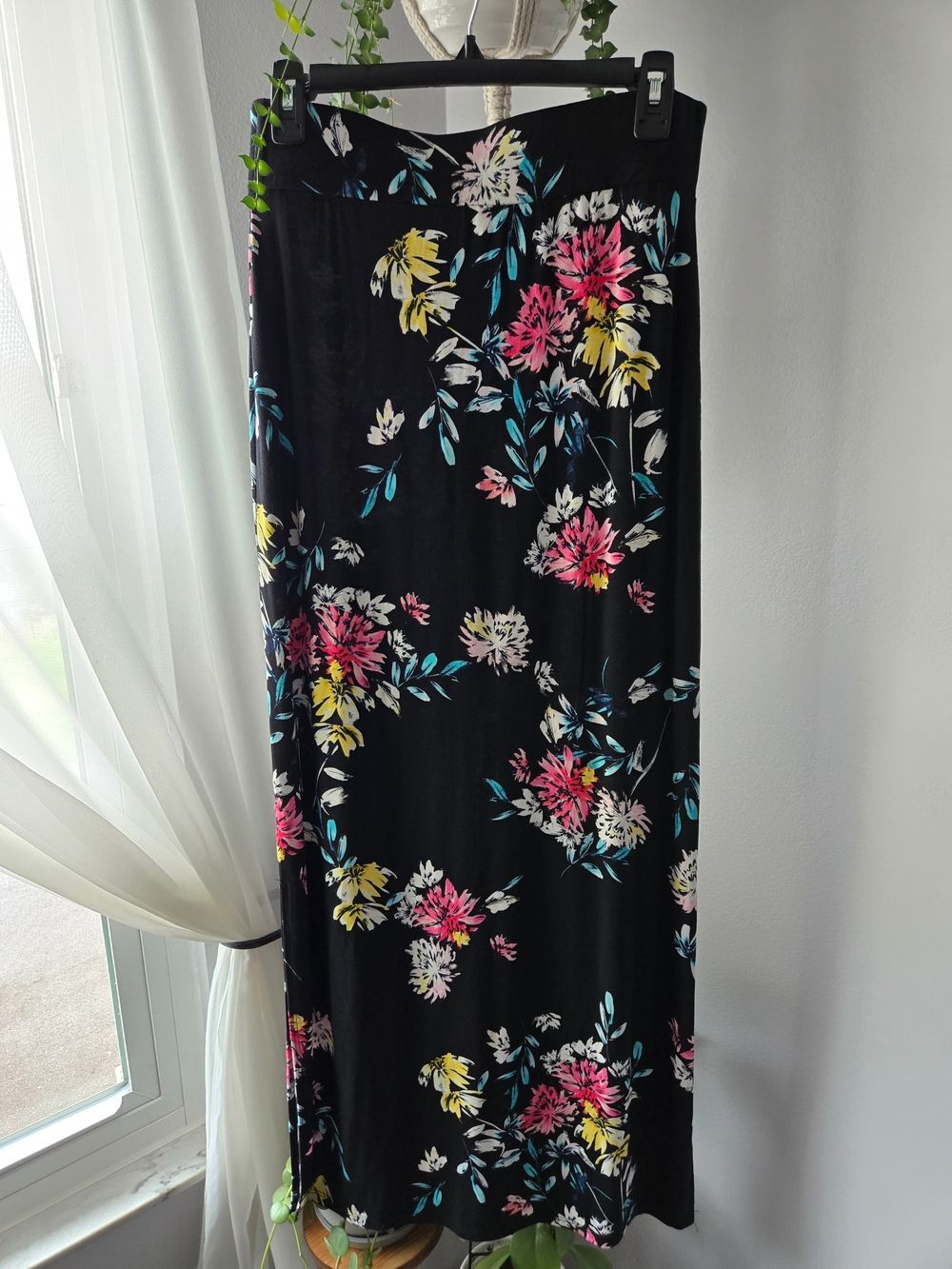 a.n.a Black Floral Maxi Skirt - Size S - Boho Side Slits